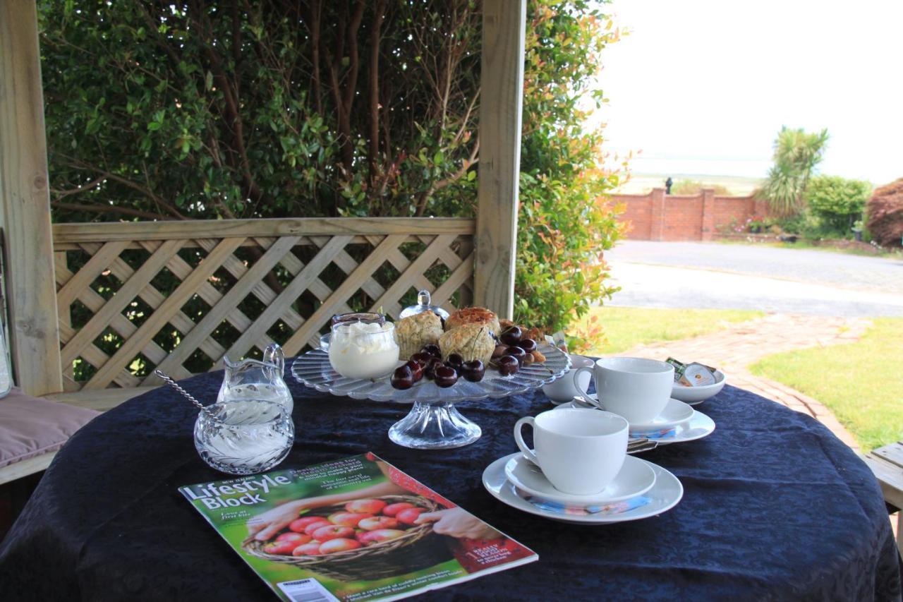 Chartre Manor B&B Thames Bagian luar foto